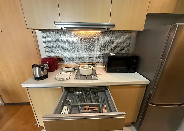 New 5 Stars L 4 Mins Walk Bts&apl Appartement *