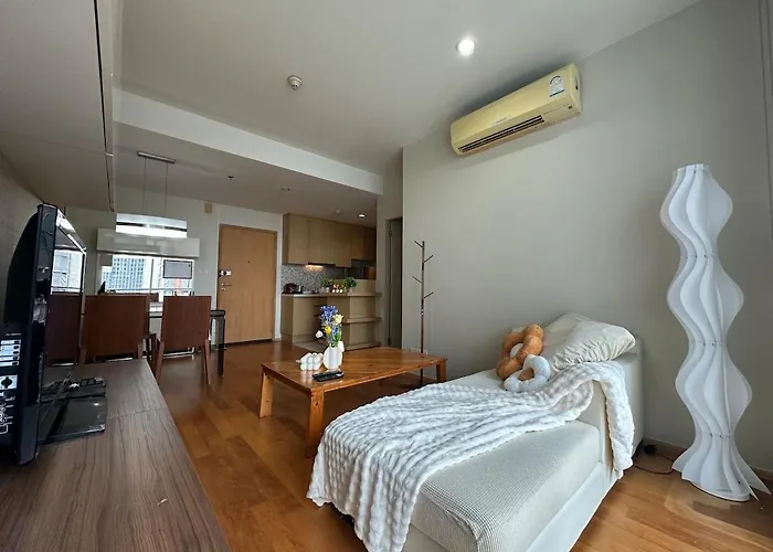 New 5 Stars L 4 Mins Walk Bts&apl Appartement *