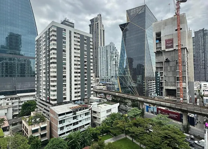 New 5 Stars L 4 Mins Walk Bts&apl Appartement